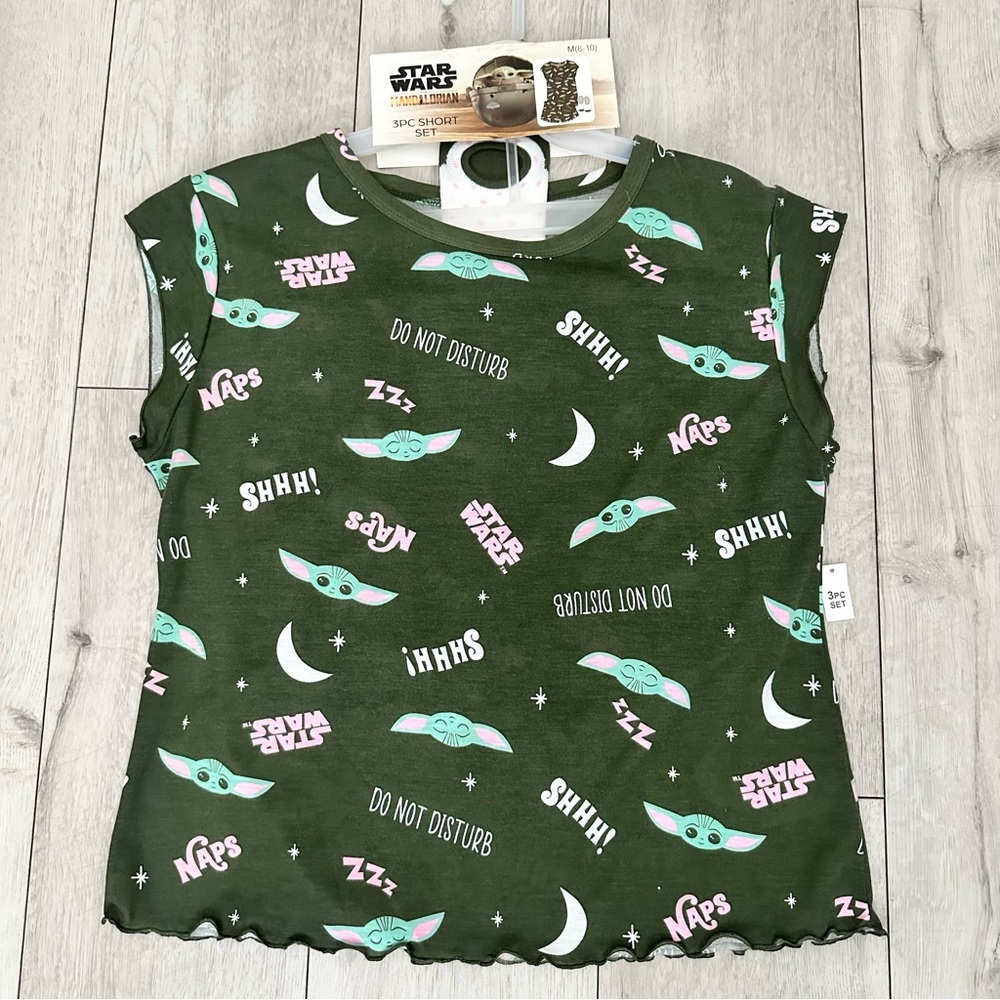 Disneys Star Wars Dark Green Baby Yoda Short Set/pajamas with socks Size 8-10
